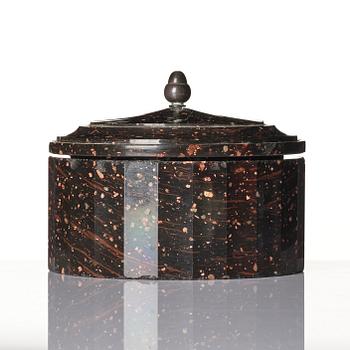 An Empire 'Rännås' porhyry butter box from Älvdalen, Sweden, early 19th century.