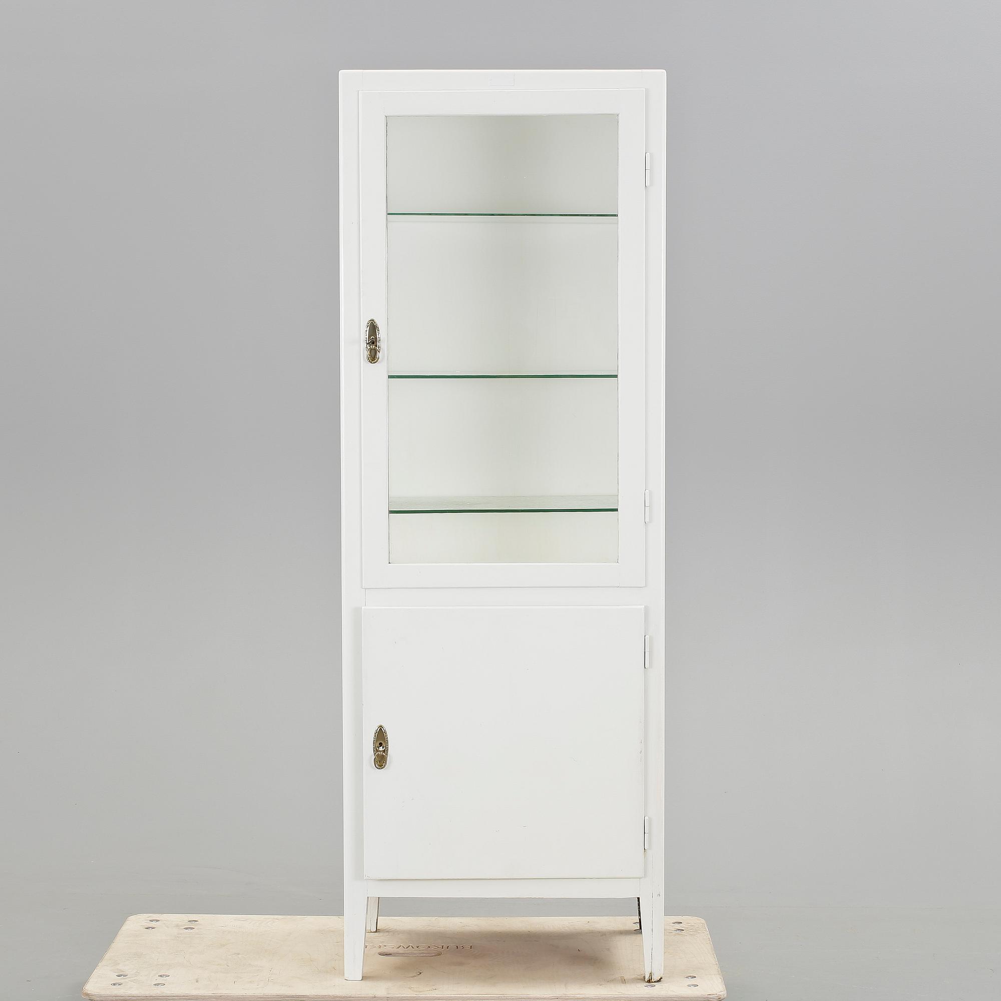 LÄKARSKÅP, 1900-talets början.