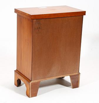 SKRIVBYRÅ. Engelsk stil.