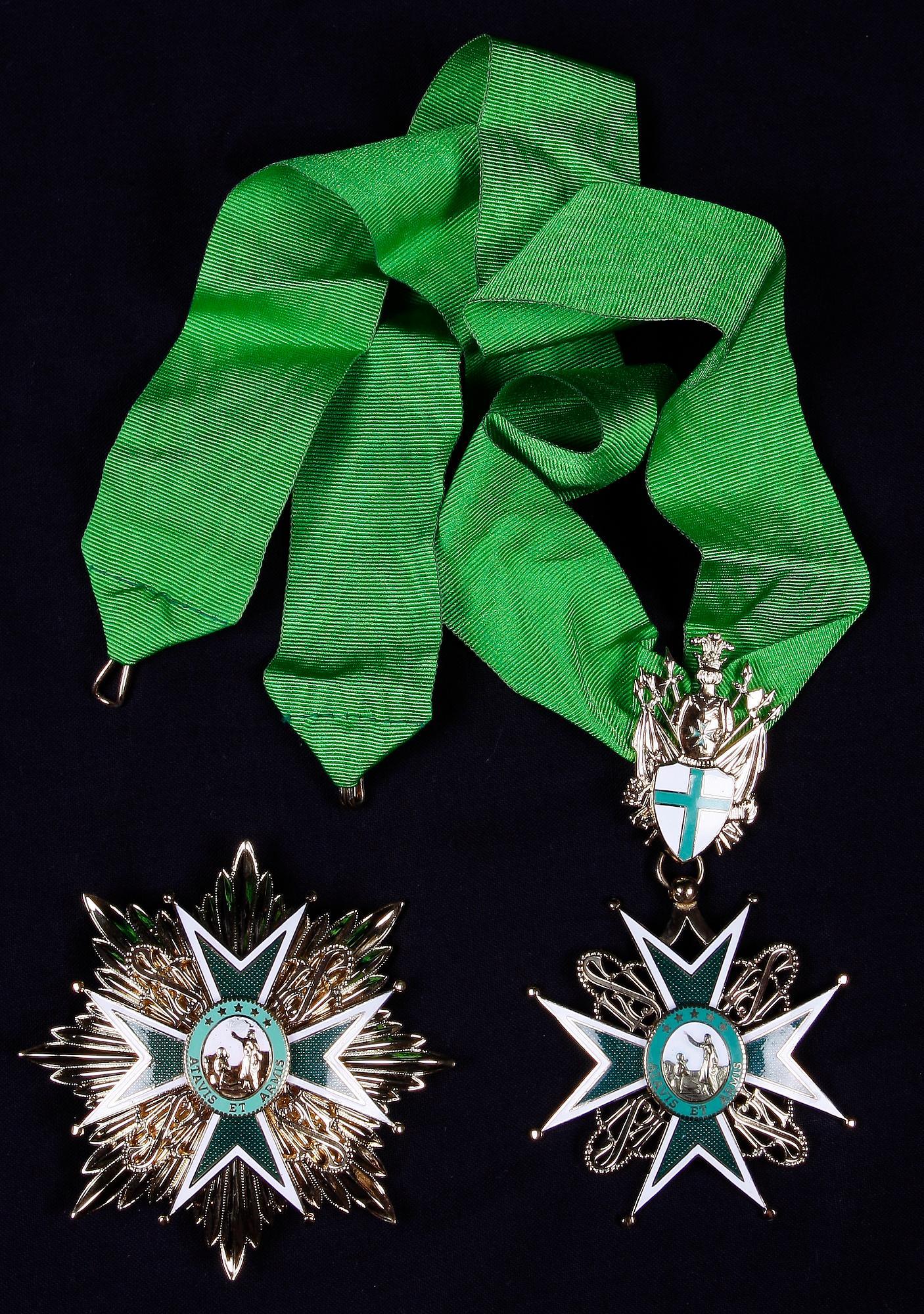 KRASCHAN SAMT ORDENSTECKEN, metall, emalj, Sankt Lazarusorden av Jerusalem, Svenska grenen. Toye, Kenning & Spencer, London. Sent 1900-tal.