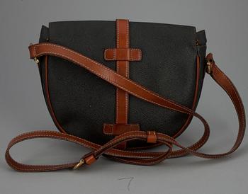 VÄSKA, crossbody, Etienne Aigner.