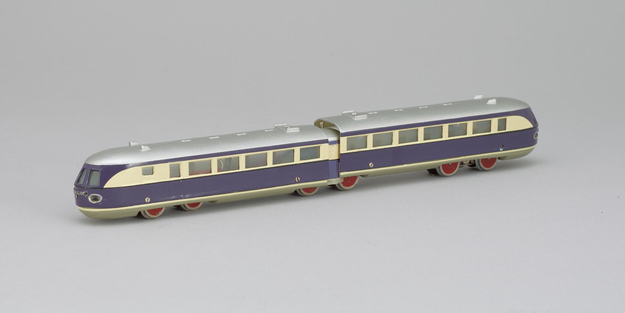 A German Märklin railbus TW 800, 1950s. H0.