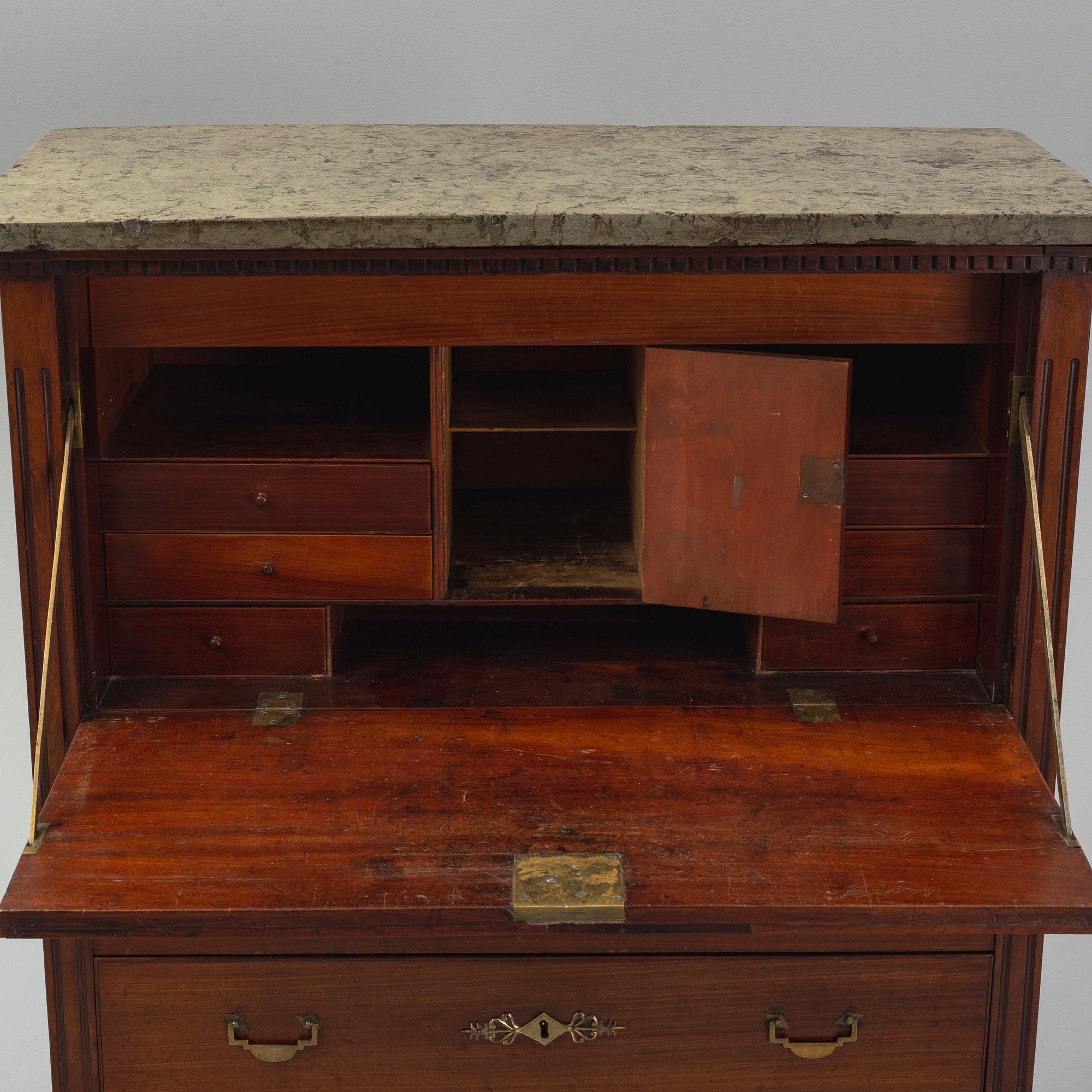 A late Gustavian, mahogny  secretaire from around the year 1800.