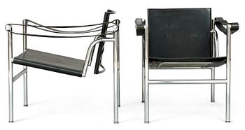 A pair of Le Corbusier easy chairs "LC1" by Cassina, Italy.