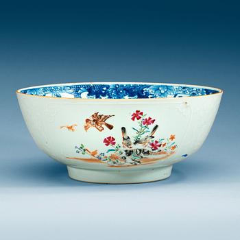1712. SKÅL, kompaniporslin. Qing dynastin, Qianlong (1736-95).