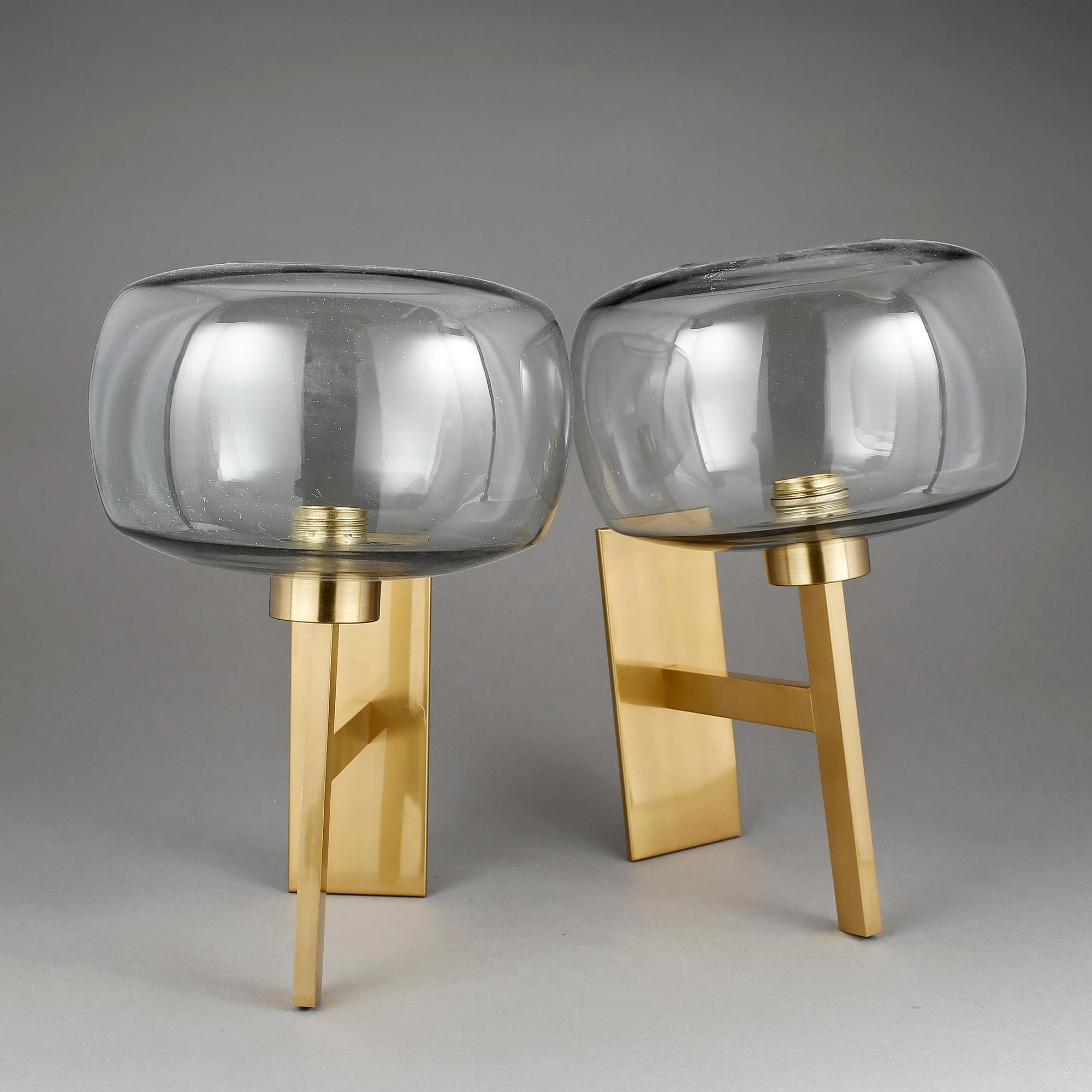 VÄGGLAMPOR, ett par, gulmetall, 1960/70-tal.