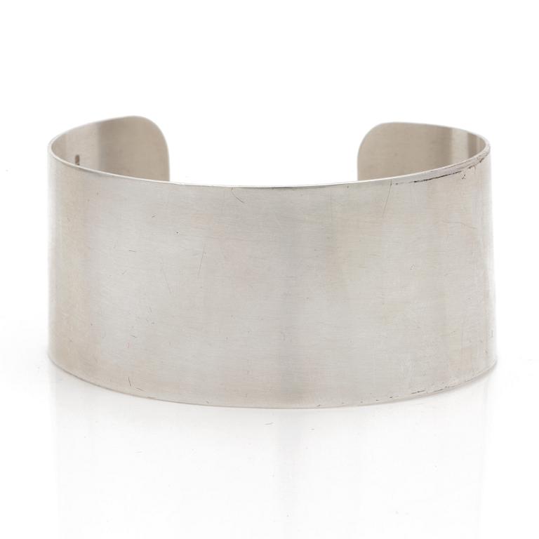 A Wiwen Nilsson sterling bangle, Lund 1965.