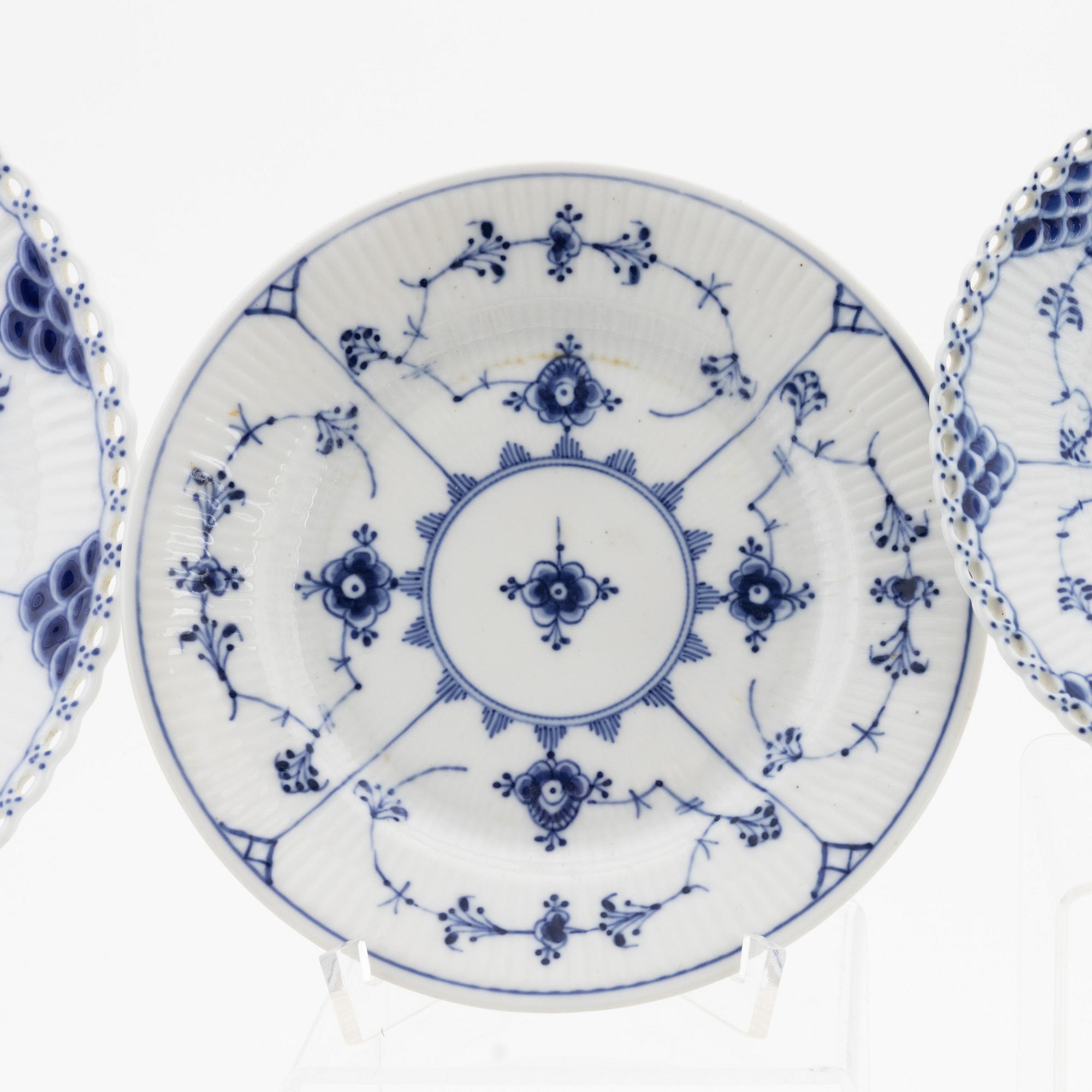 A 31-piece 'Musselmalet' porcelain service , Royal Copenhagen, Denmark.
