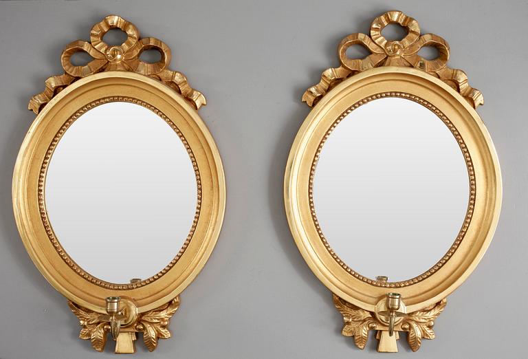 SPEGELLAMPETTER, ett par, gustaviansk stil, 1900-tal.