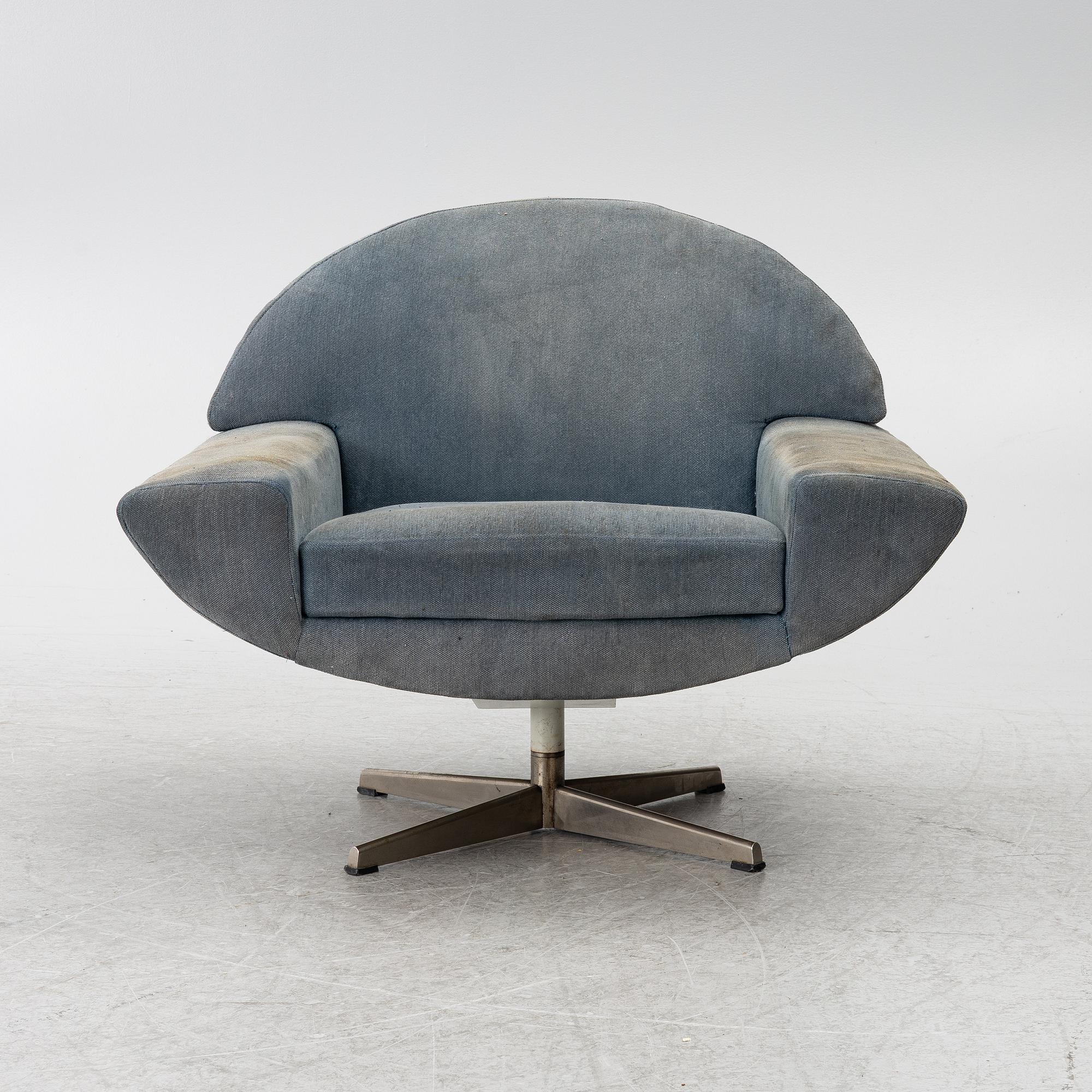 Johannes Andersen, a 'Capri' sofa and armchair, Trensum, 1960's.