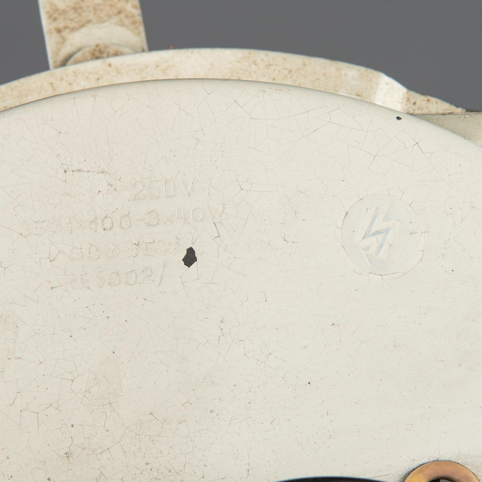 Kattovalaisin, malli 1002,  Sähköliikkeiden Oy (SLO) 1950-luku.