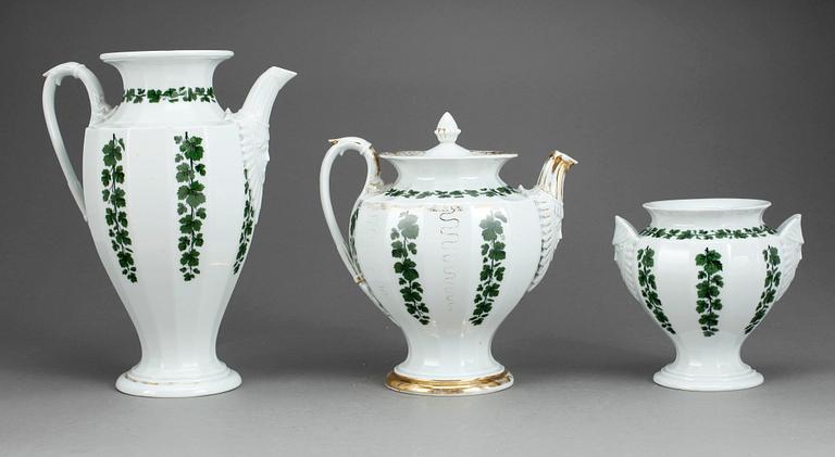 SERVIS, 12+4 delar, porslin, Meissen liknande märkning, 1800-tal.