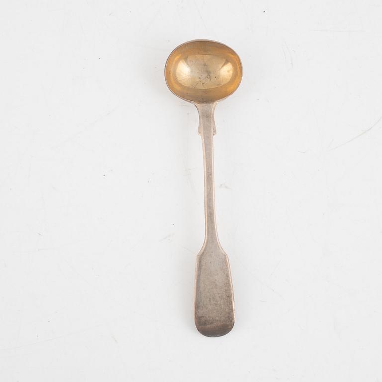 A set of silver spoons, including with marks of Thomas & William Chawner, London 1767 (16 pieces).