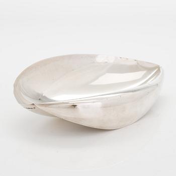 Tapio Wirkkala, skål, "Lieve", silver, Kultakeskus, Tavastehus 1956.