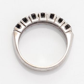 Ring, 14K vitguld med svarta briljantslipade diamanter, finska stämplar 2015.