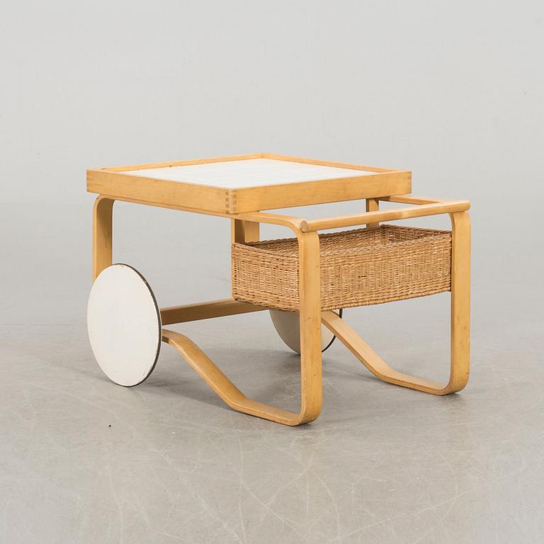 ALVAR AALTO, serving trolley, modell 900 Artek.