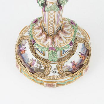 Ljusstakar, ett par, porslin. Meissen, sekelskifte 1900.