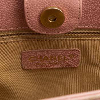 CHANEL,.
