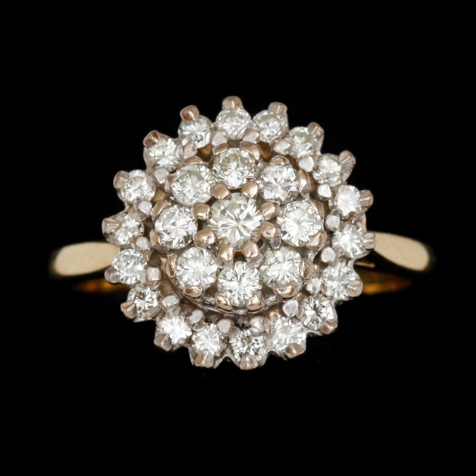 RING, 18k guld med briljantslipade diamanter, tot ca 1 ct. Vikt 6.7 g.