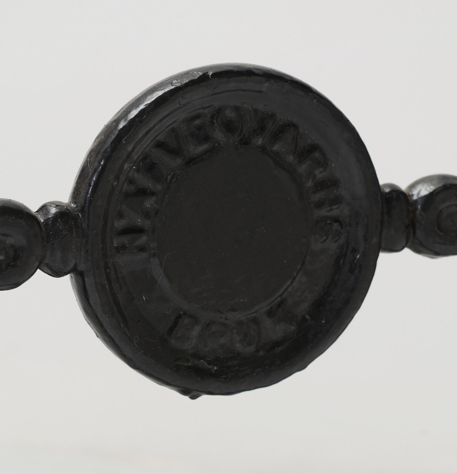 A Folke Bensow cast iron park sofa, 'Trädgårdsmöbeln Näfveqvarn n:r 3', Näfveqvarn, Sweden.