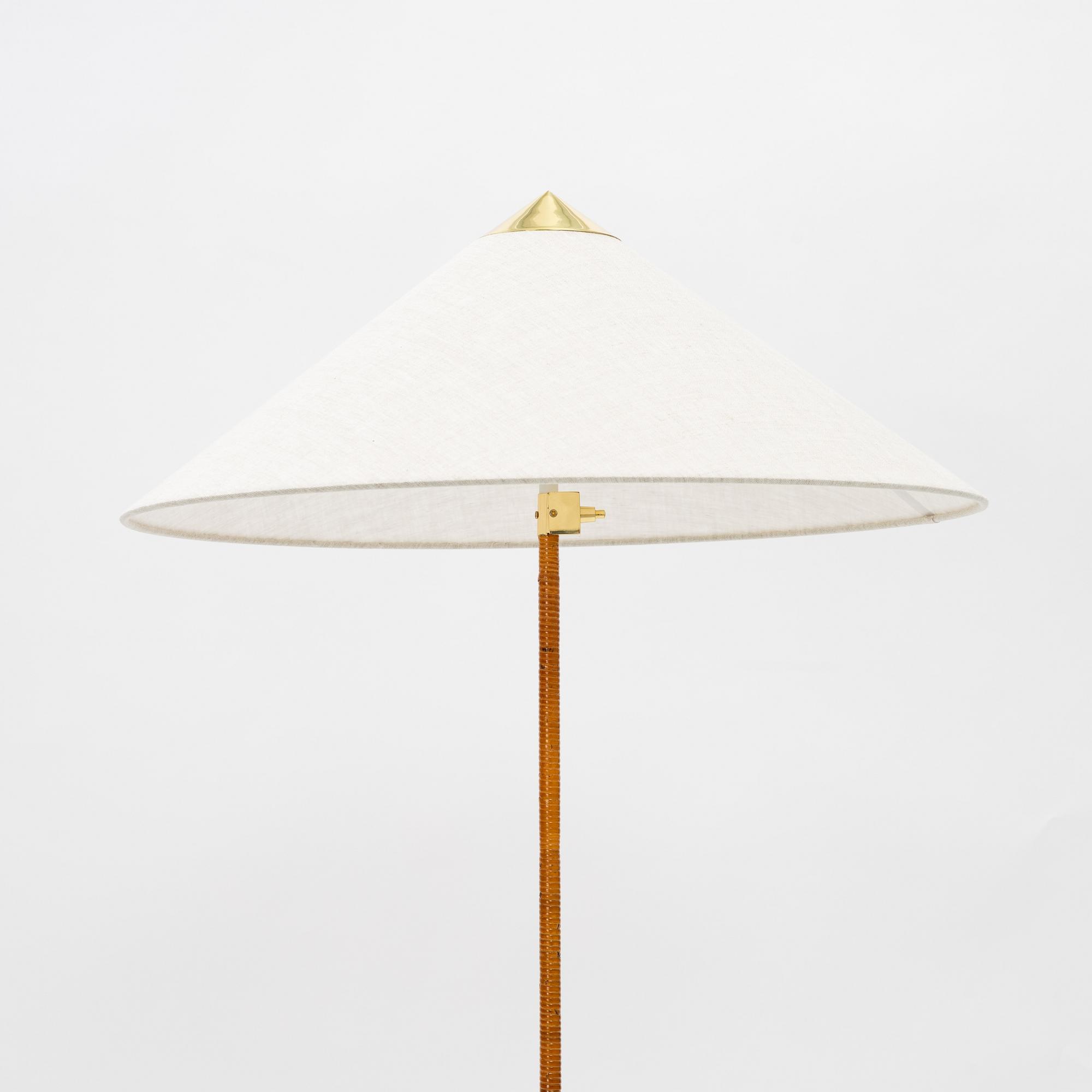 Paavo Tynell, golvlampa, modell 9602, Gubi, samtida.