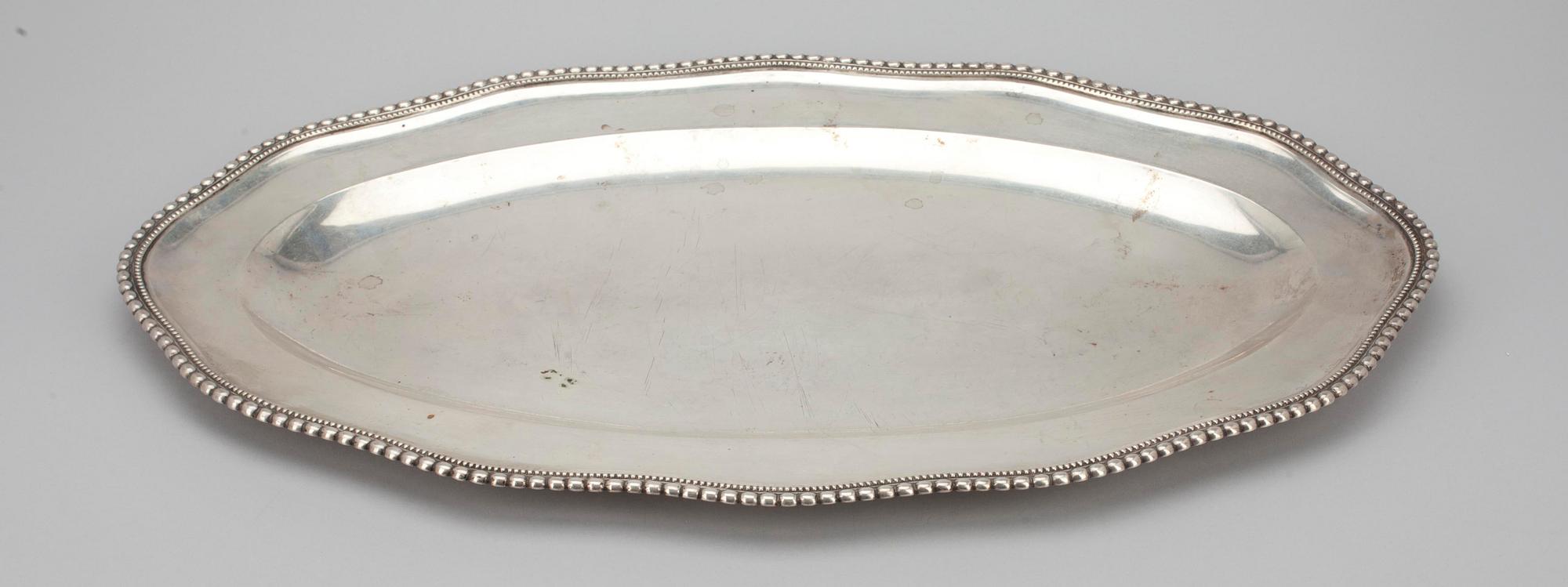 BRICKA, 800 silver, Tyskland sent 1800-tal. Senare polsk stämpel. Vikt ca 1500 g.