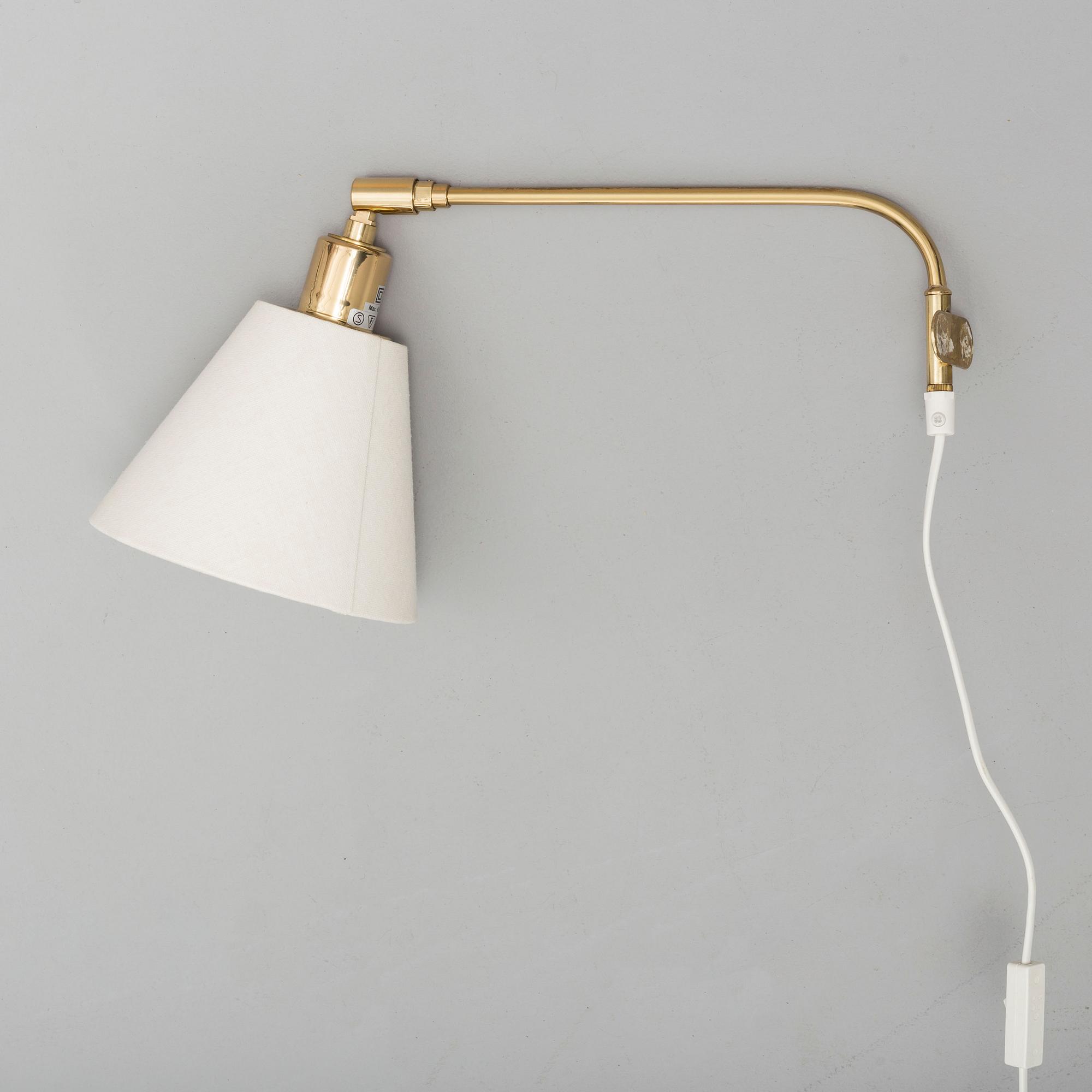 A Josef Frank wall lamp, model nr 2226, for Firma Svenskt Tenn.
