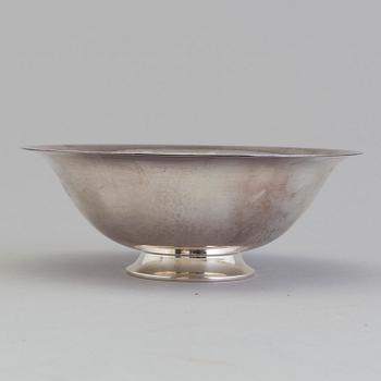 HARALD NIELSEN, a silver bowl from Georg Jensen, Denmark.