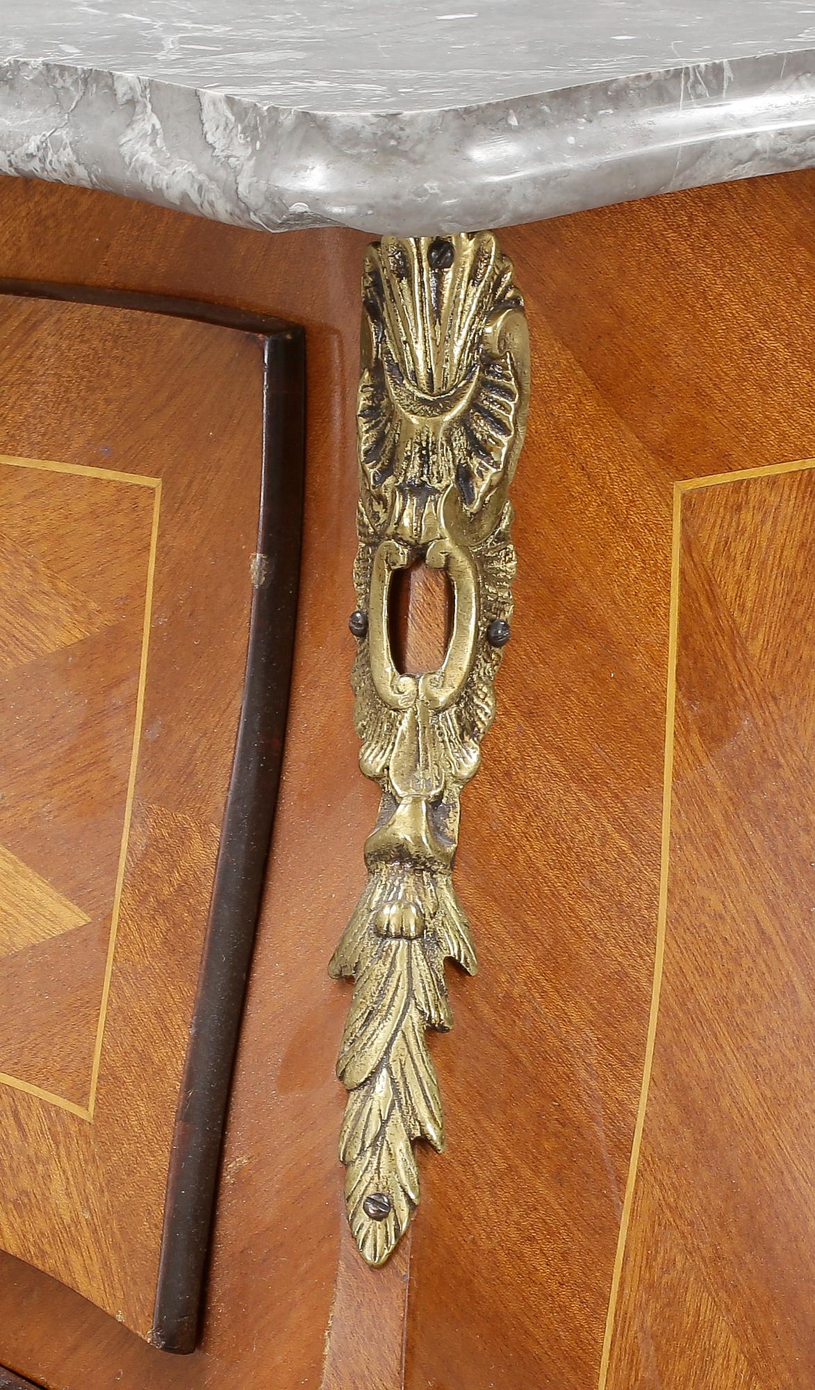 BYRÅ, rokokostil, 1900-talets mitt.