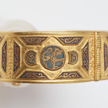A Byzantine-style gold and enamel bracelet, presumably modern.