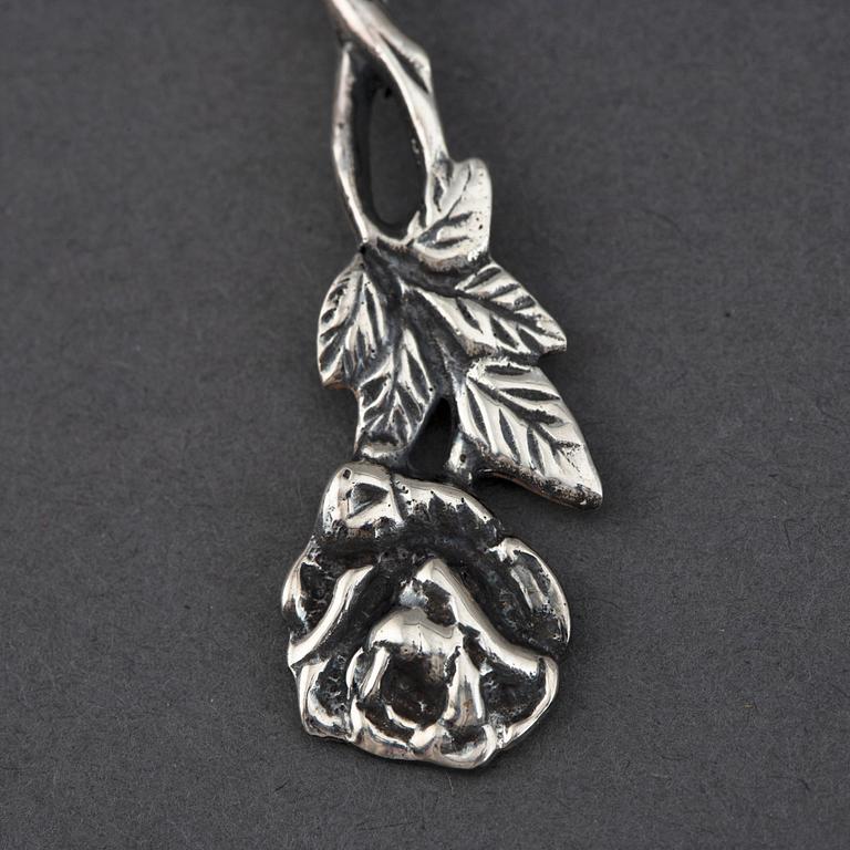 Tårtbestick, tårtgafflar, skedar mm, modell ”Rosen”, 33 delar, silver, GEWE, Malmö, 1960/70-tal.