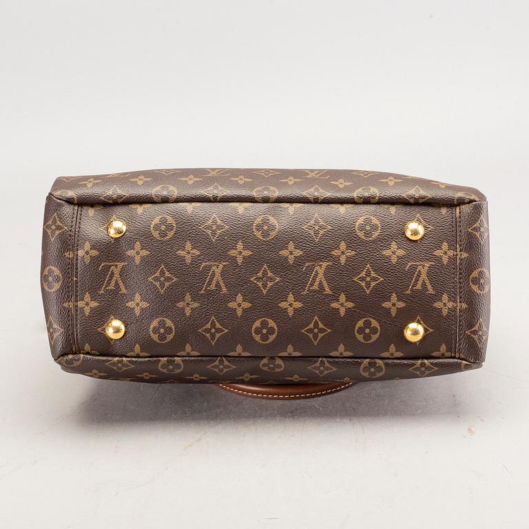 Louis Vuitton, A monogram canvas 'Pallas MM' Bag.