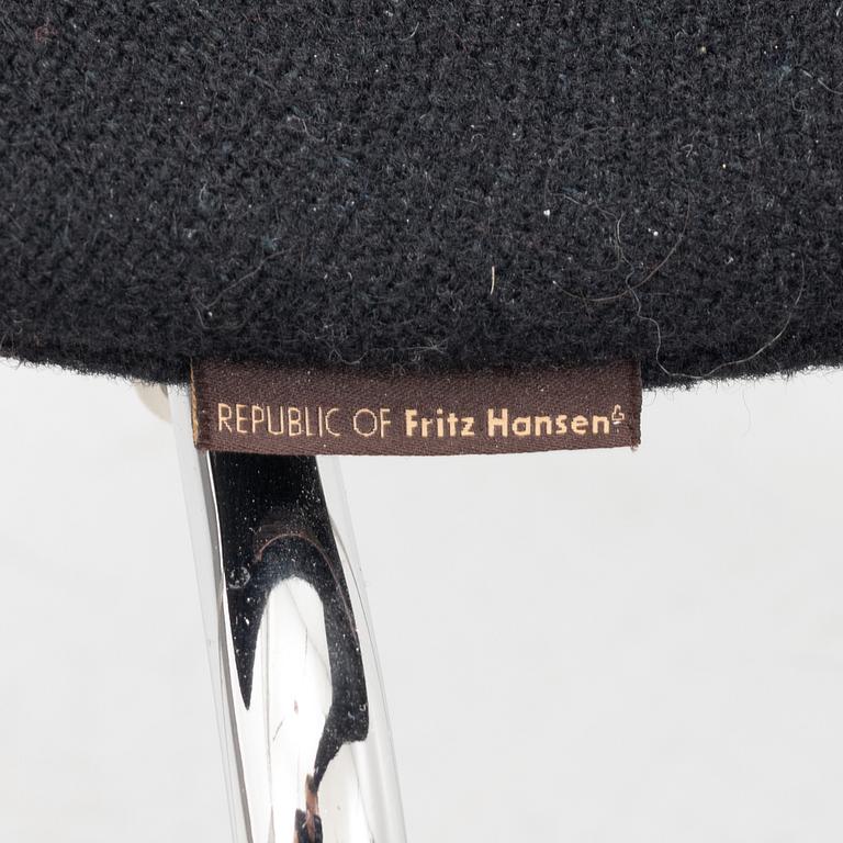 Arne Jacobsen, a set of six 'Series 7' chairs from Fritz Hansen, 21st Century.