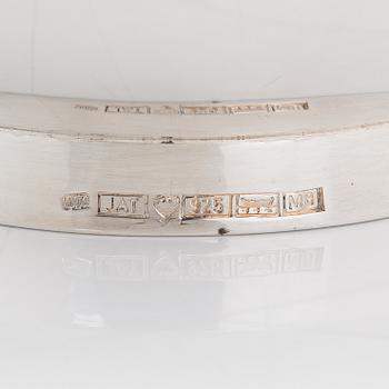 Pekka Piekäinen, a sterling silver cream jug and sugar bowl, J.A. Tarkiainen, Helsinki 1989.