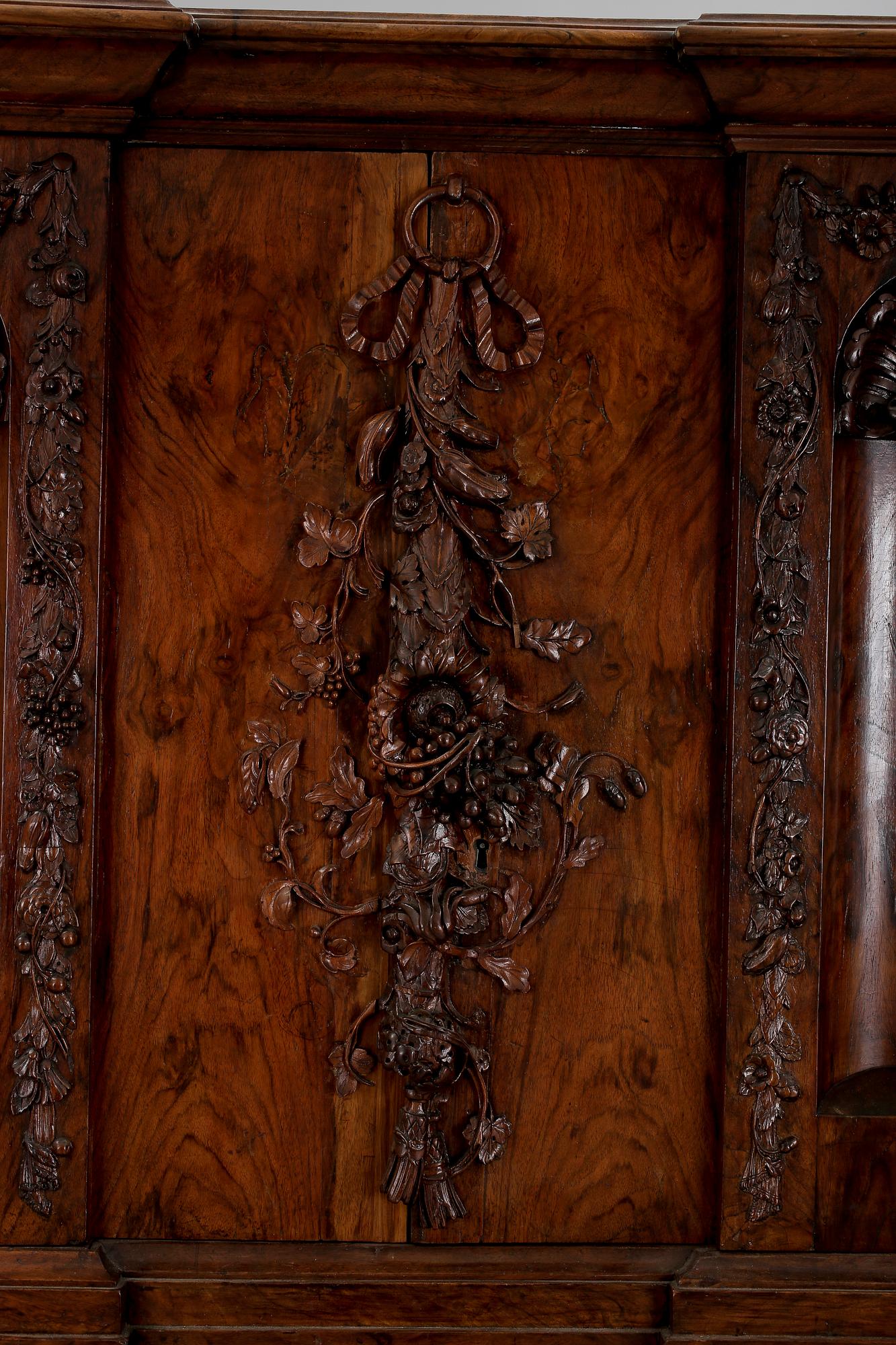 SKÅP, delvis barock och 1700-tal.