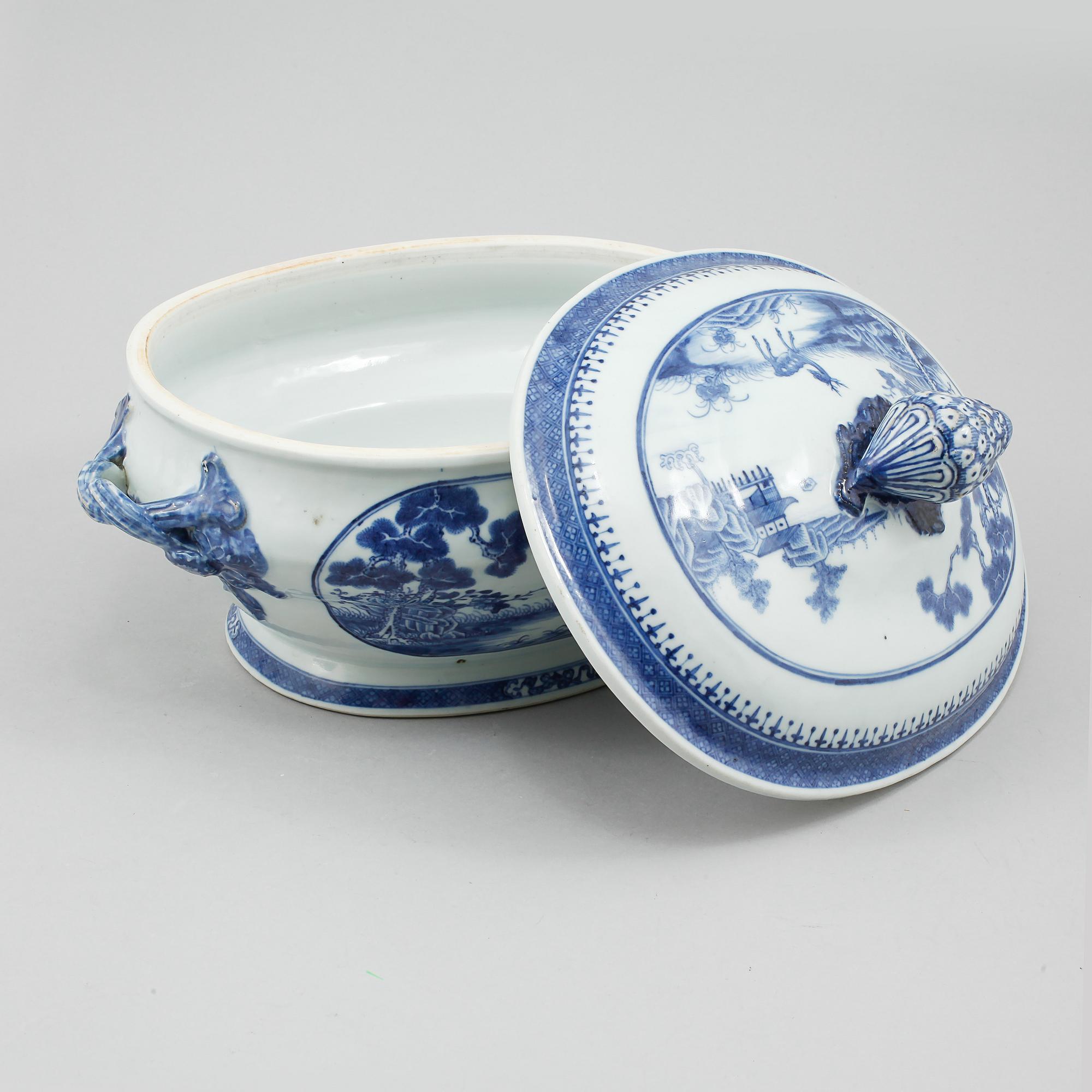 TERRIN, porslin, Kina, 1700-tal.