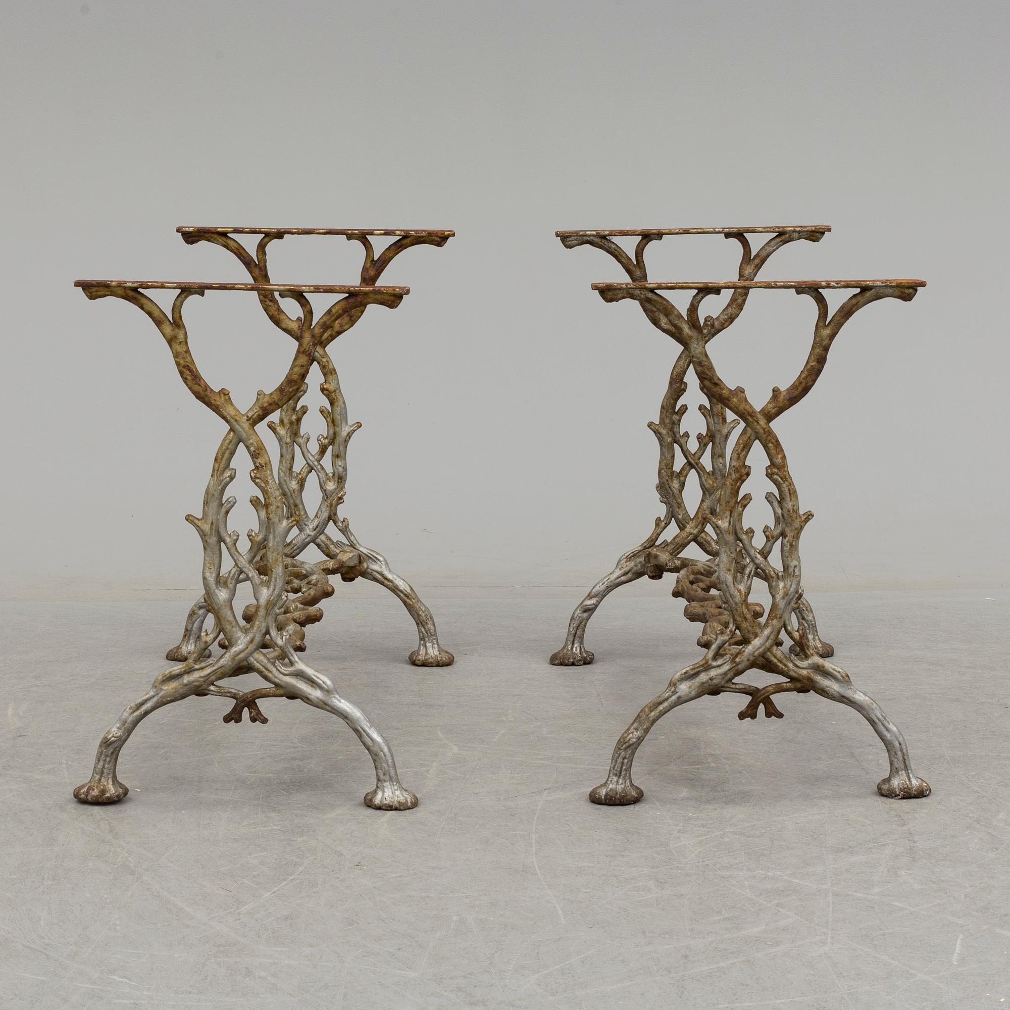 TRÄDGÅRDSBORD, ett par, gjutjärn, tidigt 1900-tal.