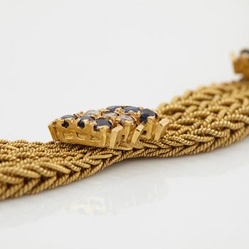 Collier 18K guld med åttkantslipade diamanter samt safirer.