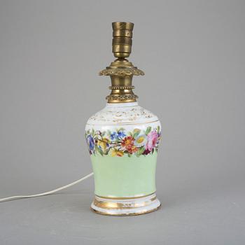 BORDSLAMPA, porslin, 1800-talets slut.