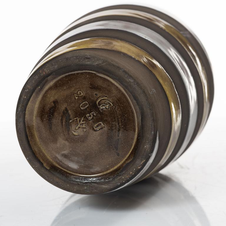 Upsala Ekeby, Ingrid Atterberg, vas, "Spiral" och Hjördis Oldfors, vas, "Kokos", lergods, Upsala-Ekeby.