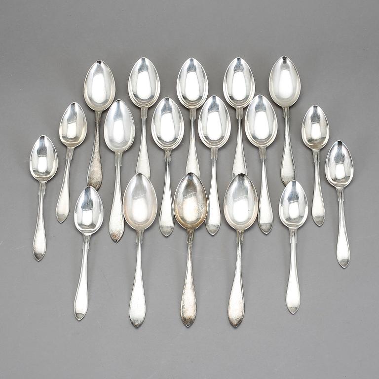 PARTI SKEDAR, silver, mestadels J Sundström, 1900-talets första hälft. Vikt ca 1048 gram.