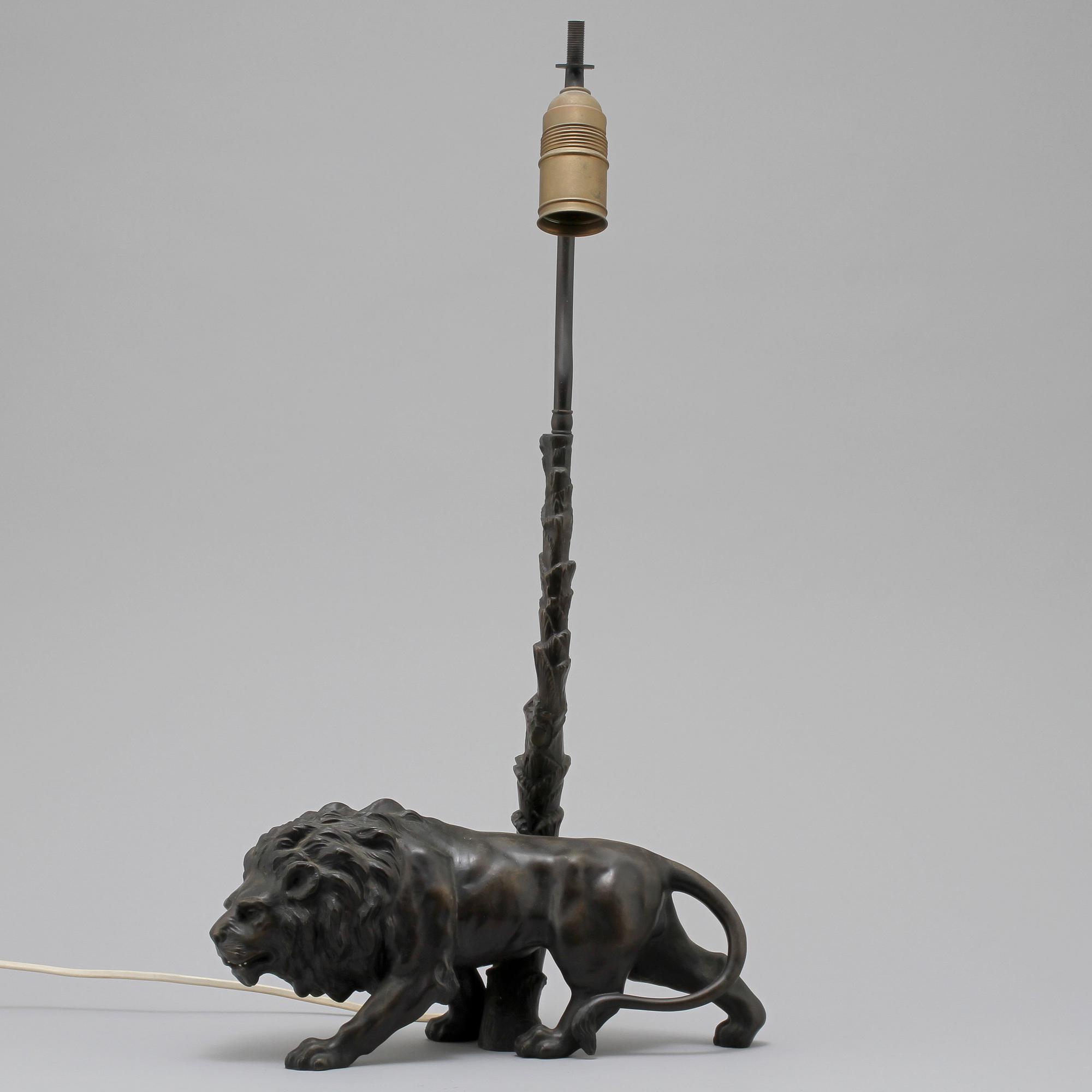 BORDSLAMPA, 1900-talets första hälft.