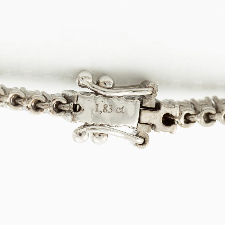 Tennis bracelet 18K white gold with brilliant-cut diamonds.