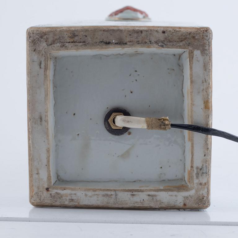 A porcelain floor vase/lamp foot, China, early 20th century.