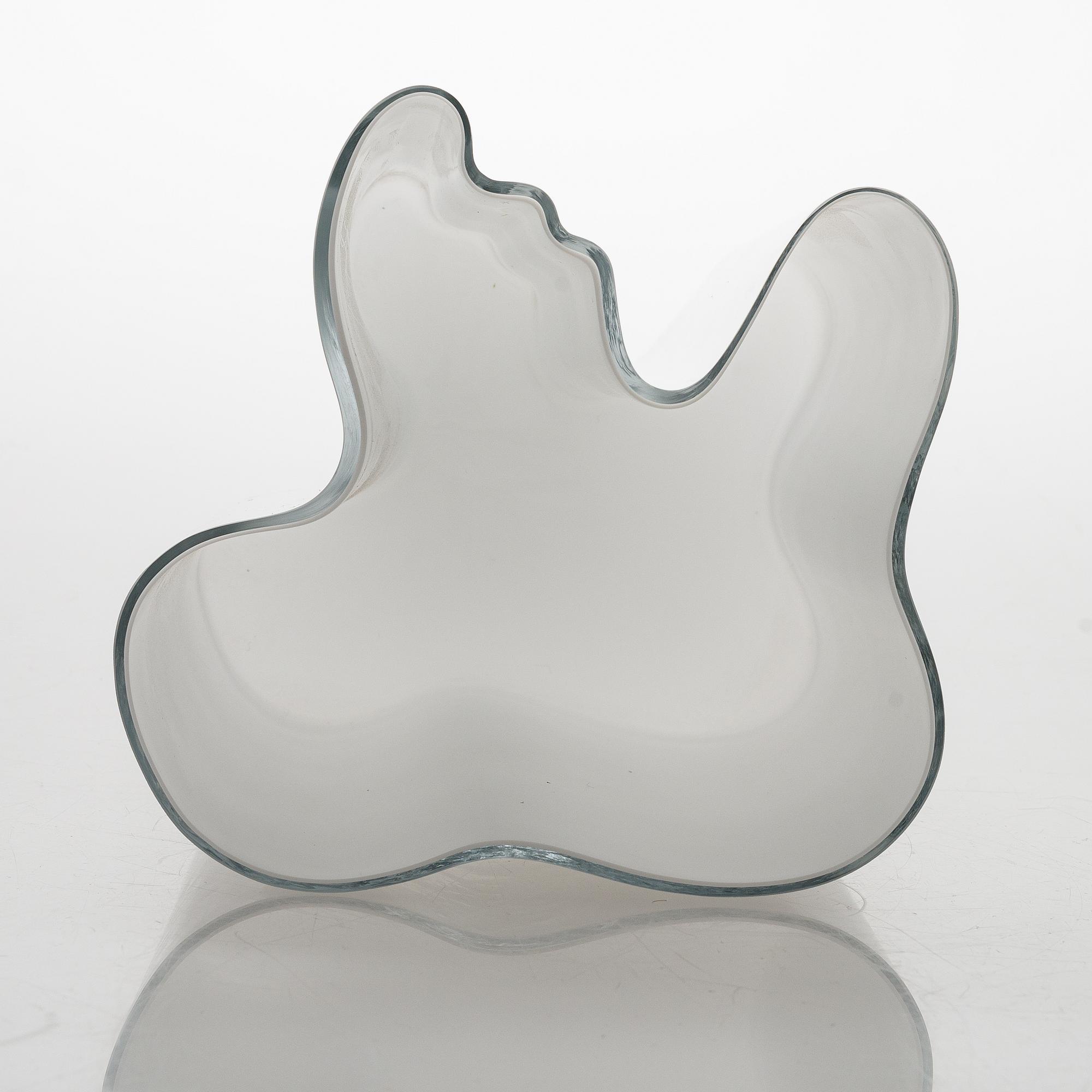 Alvar Aalto, A glass vase, model no. 3031. Signed Alvar Aalto 3031.