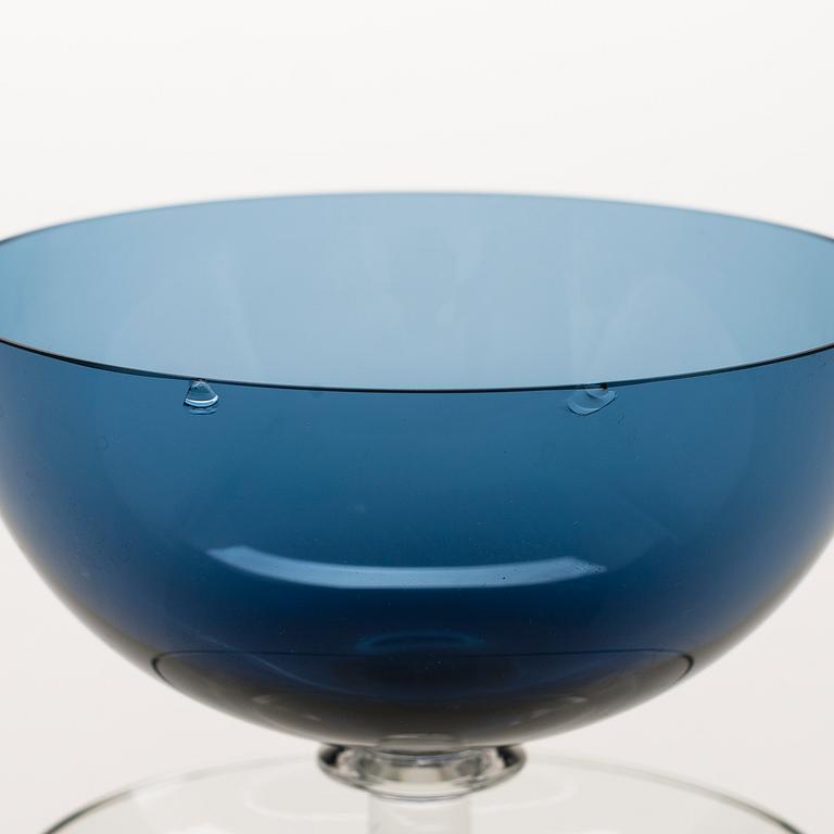 SAARA HOPEA, A 31 pieces set of glassware. Nuutajärvi.