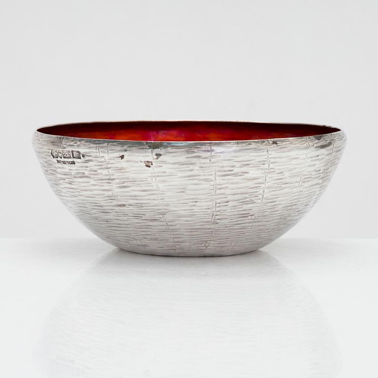 Eva Hidström, skål, silver, emalj, Kultakeskus, Tavastehus 1973.