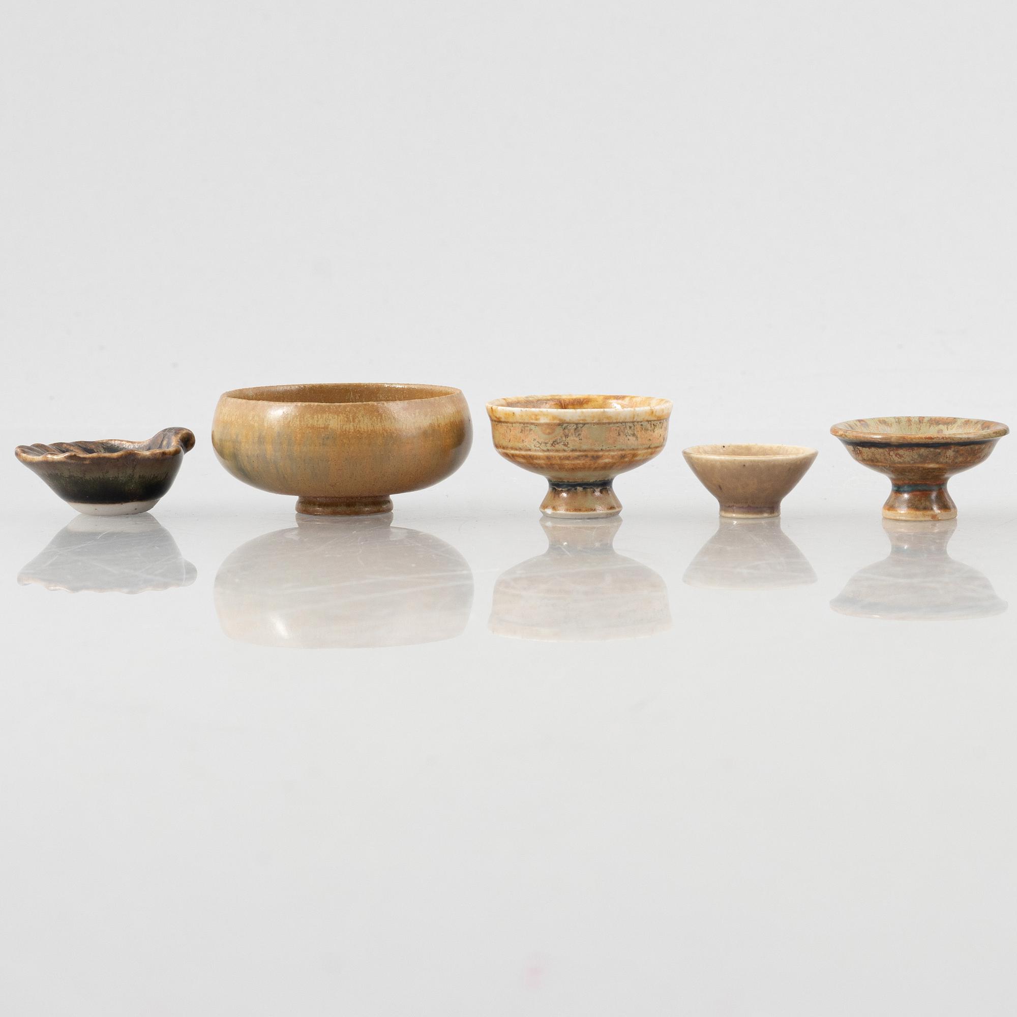 Höganäs, a set of 27 stoneware miniatures, including John Andersson and Gunnar Borg.