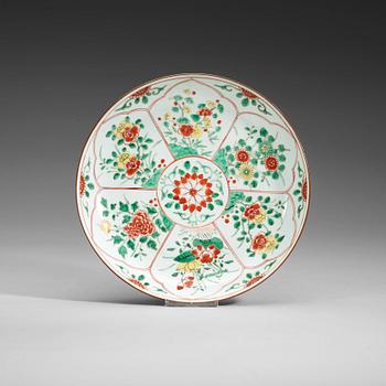 252. A famille verte dish, Qing dynasty, 18th Century.