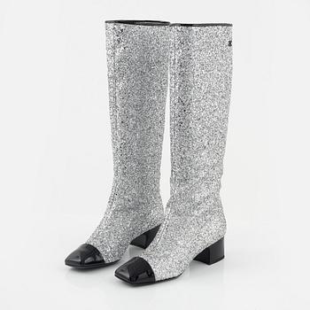 Chanel, a pair of sequin high boots, size 37 1/2.